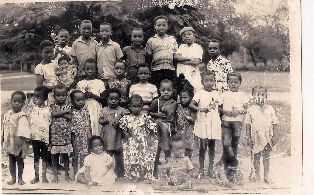 Extended Okunwa family portrait